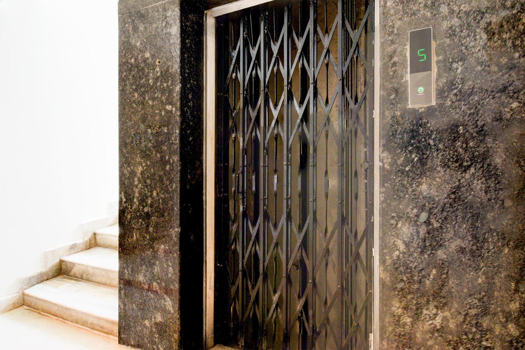 Townhouse Aarav Business Hotel Haïdarabad Extérieur photo