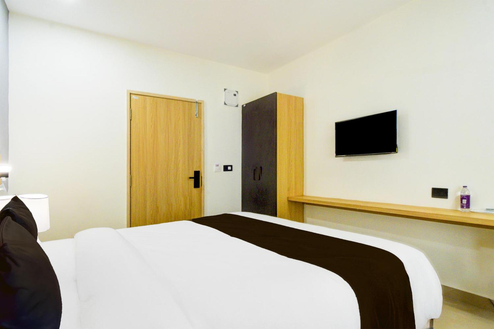 Townhouse Aarav Business Hotel Haïdarabad Extérieur photo